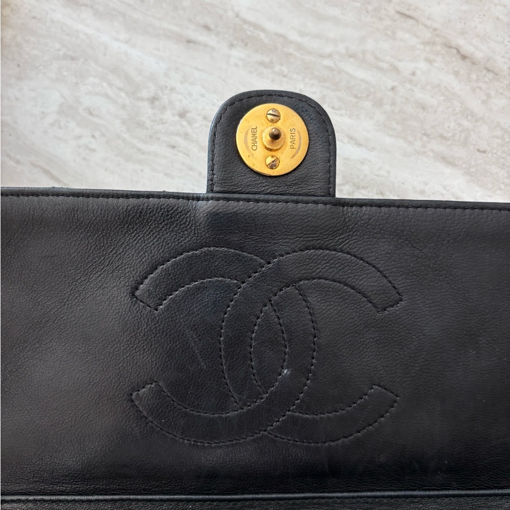 Authentic CHANEL black lambskin gold hardware quilted bag - Picture 13 of 16